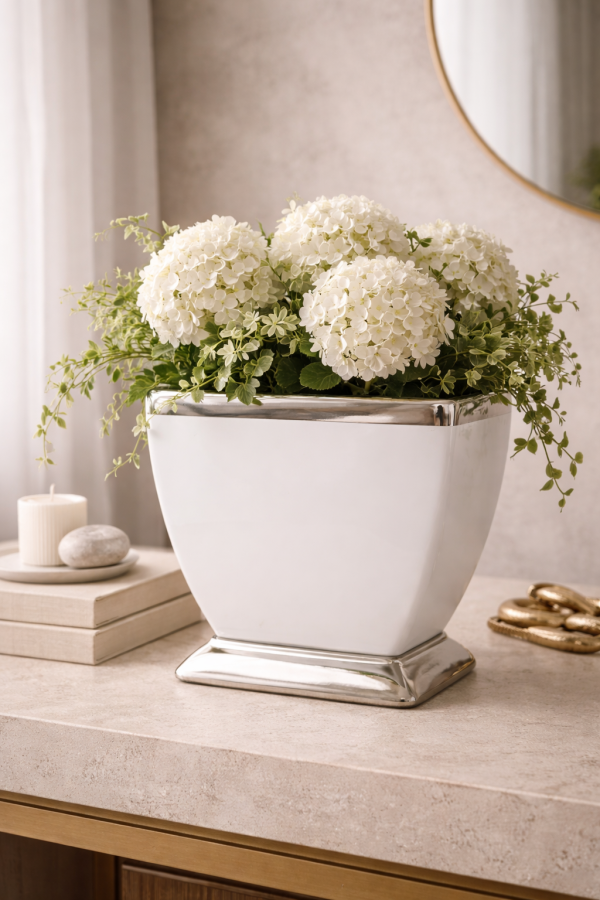 Elegant arrangement with hydrangeas and decor